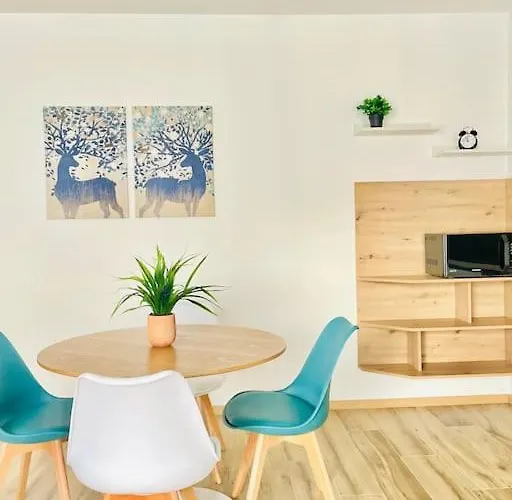 Luxurious 1bdr By Kvartiri Ltd Lägenhet