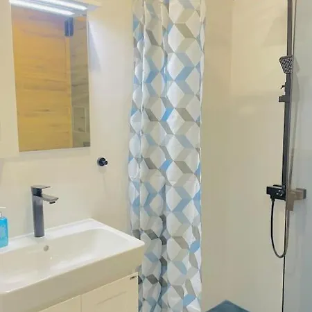 Luxurious 1bdr With Parking Appartamento